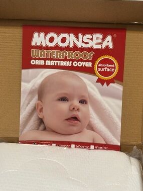 Moonsea White Quilted Waterproof Mattress Protector